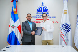 Crearán programa de primer empleo y pasantía en entidades gubernamentales para egresados becados del ITLA
