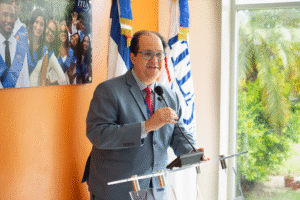 Directivos del ITLA realizan primer encuentro con estudiantes de su residencia estudiantil